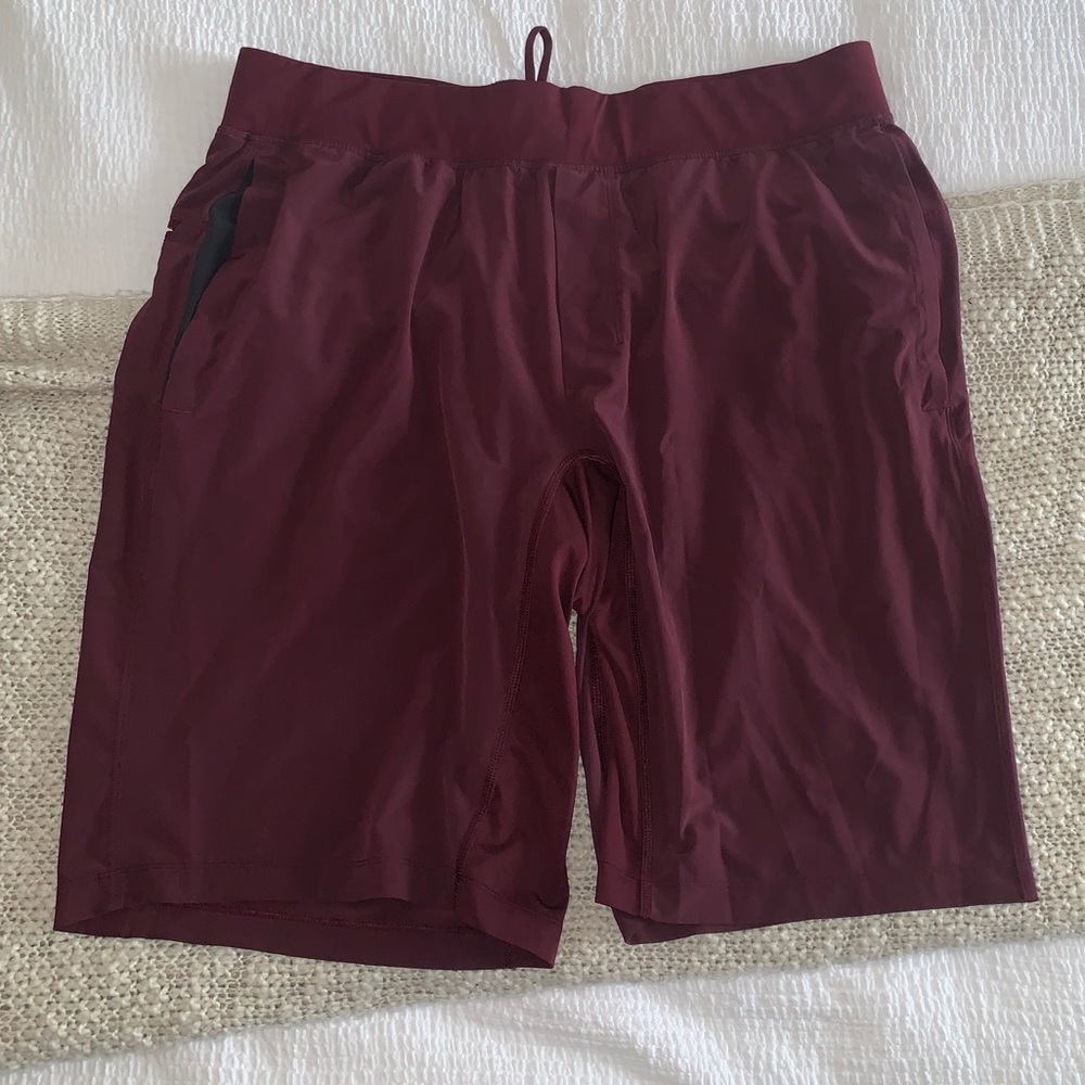 Men’s LULULEMON shorts Size XL